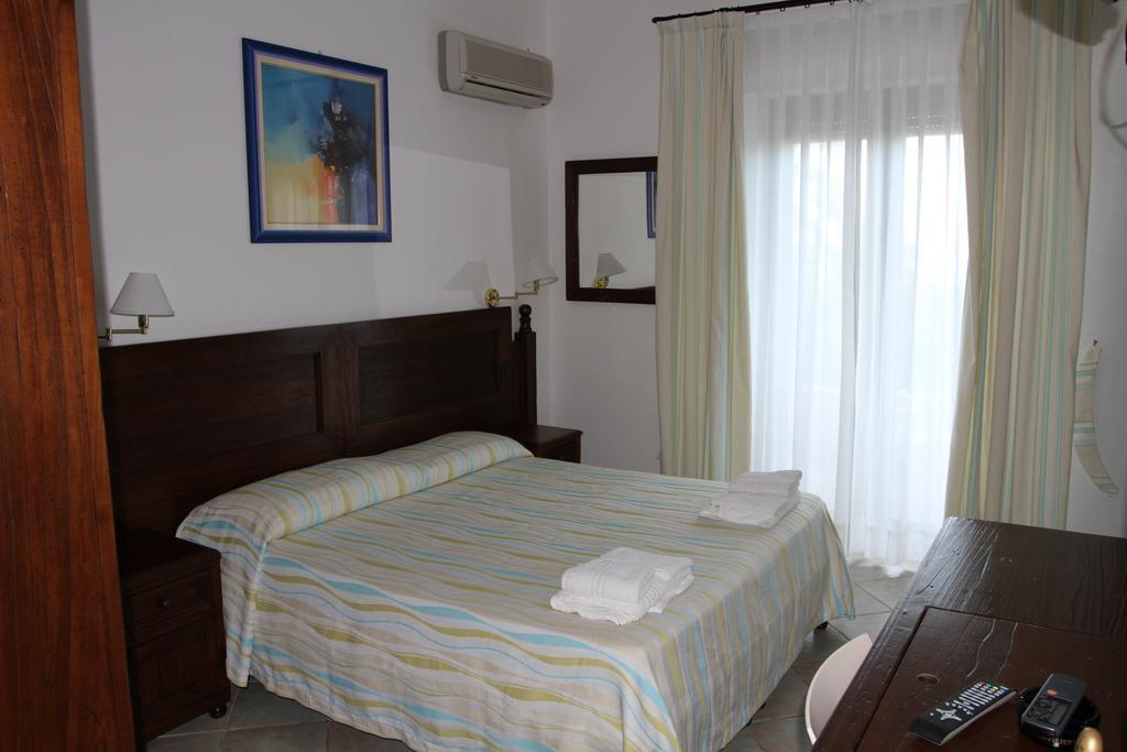 Hotel Mediterraneo 산타마리아나바레제 객실 사진